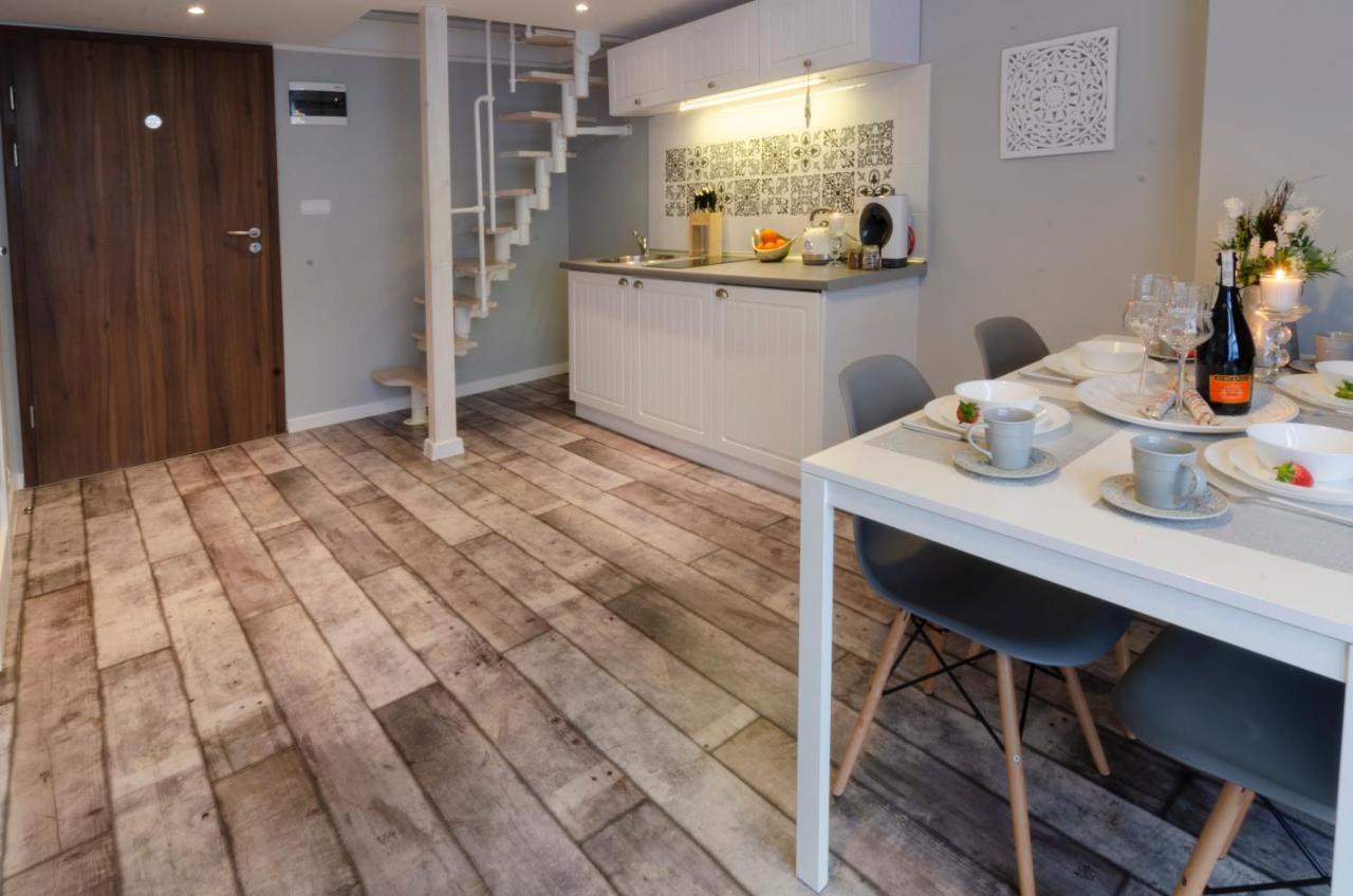 Holiday Home Baltic Z Antresola I Balkonem Przy Plazy ミエンジズドロイェ エクステリア 写真